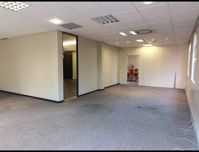 500M² OFFICE FOR SALE IN LA LUCIA RIDGE